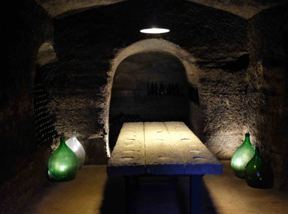 Ancient wine cellar tour in Umbria and Tuscany